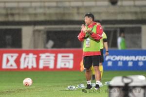 2025賽季 · 戰(zhàn)報(bào) | 尼古拉斯破門(mén)，南獅客場(chǎng)1-2不敵上海嘉定匯龍