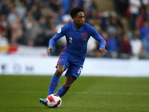 英媒：熱刺有意免簽沃克-彼得斯，主帥弗蘭克持開放態(tài)度