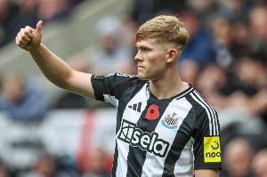 霍爾：錯(cuò)過聯(lián)賽杯決賽去做手術(shù)是值得的，我對(duì)未來有更大期望