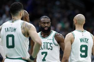 綠軍助理GM：不知道布朗&懷特的交易流言哪來(lái)的 我們不會(huì)交易他們