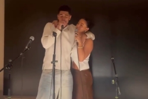 女友曬視頻與貝林厄姆一起K歌：最好的卡拉OK伴侶