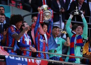 受里昂所有權(quán)牽連！記者：歐聯(lián)杯資格待定，水晶宮當(dāng)前引援停滯