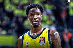 只為追夢！海斯-戴維斯在費內(nèi)巴切掙200萬歐 進NBA買斷費100萬歐