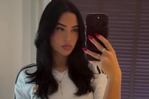 熱戀中??貝林厄姆模特女友曬多張親密照，稱贊貝林“最體貼”