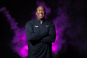 入駐大蘋果城！邁克-布朗執(zhí)教過(guò)的巨星：詹科庫(kù)佛等人在列