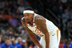 撿破爛大軍出動(dòng)??美記：若比爾買斷 湖勇船鹿熱有意低薪簽約他