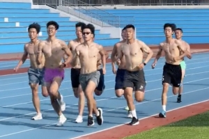 亞泰老將譚龍曬假期加練視頻：堅(jiān)持的意義