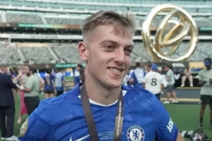 德拉普：今天全隊(duì)的表現(xiàn)配得上這一切 下賽季要贏得更多獎杯