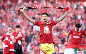 記者：拜仁目前只專注于引進(jìn)迪亞斯、沃爾特馬德