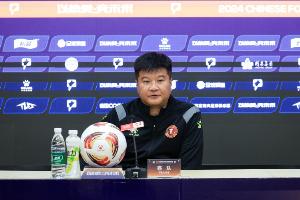 國際足聯(lián)轉(zhuǎn)會禁令系統(tǒng)顯示，遼寧鐵人新增一條轉(zhuǎn)會注冊禁令