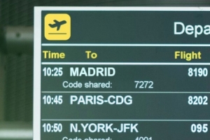 截胡馬競(jìng)！吉達(dá)國(guó)民曬視頻：米洛航班目的地從馬德里變?yōu)榧_(dá)