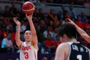 媒體人：期待胡明軒的表現(xiàn) 現(xiàn)在不是給一個球員下結論的時候