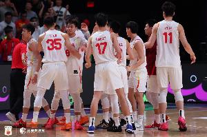 媒體人：中國隊防守亂戰(zhàn)和三分效果不好 想贏攻防細(xì)節(jié)得做得更好