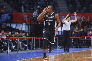 郭士強(qiáng)畫(huà)出的絕殺戰(zhàn)術(shù)曾在執(zhí)教遼籃時(shí)奏效 哈德森多次命中三分！