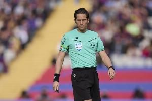 西媒：西甲裁判將首度解釋比賽爭(zhēng)議判罰，9月9日后實(shí)施