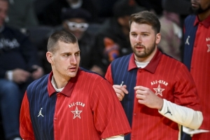 蘇群：塞爾維亞&德國(guó)是歐錦賽奪冠熱門 東契奇的成績(jī)得看隊(duì)友發(fā)揮