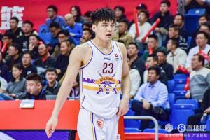 賈磊：廣東超千萬(wàn)轉(zhuǎn)會(huì)費(fèi)換來(lái)陳國(guó)豪 希望用國(guó)豪+年輕球員換焦泊喬