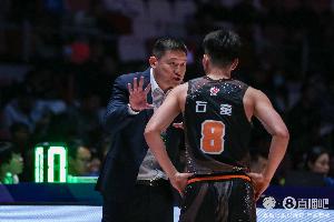 媒體人：清華關(guān)鍵時刻打法略顯單一 石奎or隰泰誠發(fā)揮受限就危矣