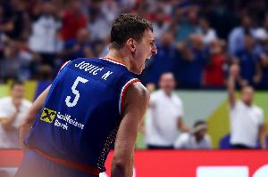 上來(lái)就開！約維奇半場(chǎng)12分均來(lái)自首節(jié) 正負(fù)值+25并列半場(chǎng)最高