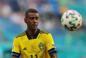 瑞典主帥：很想直接派伊薩克上場(chǎng)，但他三個(gè)月沒(méi)踢比賽了