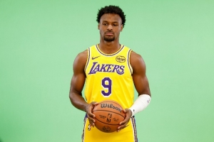 馬健：湖人球員除小里外都沒(méi)準(zhǔn)備好 布朗尼&克內(nèi)克特依舊板凳末端