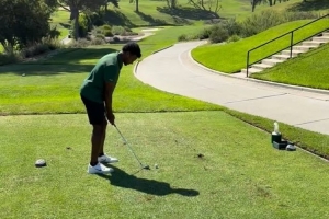 詹姆斯曬與布朗尼打高爾夫：他想這樣度過自己的21歲生日