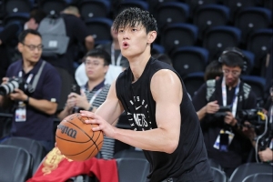 馬健談曾凡博被裁：NBA環(huán)境是很殘酷的 小曾有流量還是很幸運(yùn)的