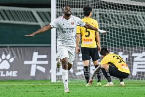 28球不含點(diǎn)球！遼寧鐵人外援姆本扎打破中甲單賽季進(jìn)球紀(jì)錄