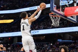 隊(duì)史第二位！文班揭幕戰(zhàn)砍至少30分10板 上一位是04年的鄧肯