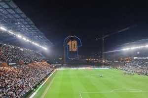 阿斯帕斯為塞爾塔出場534次隊史最多，俱樂部無人機表演致敬