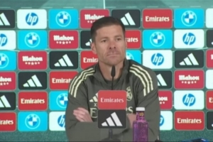 阿隆索：我不會(huì)談?wù)搧嗰R爾的言論，重要的是我們?cè)谇驁?chǎng)上的表現(xiàn)