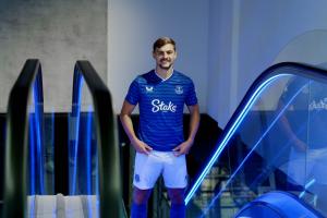 霍爾否認(rèn)為愛爾蘭隊(duì)踢球的傳聞：我最大的夢(mèng)想是為英格蘭隊(duì)效力