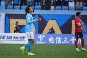 博主：今日英博陣容中沒(méi)有出現(xiàn)趙學(xué)斌的身影，他疑似出現(xiàn)拉傷