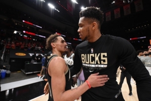 考辛斯：雄鹿在季后賽無第二選擇 特雷-楊和字母組合將不可阻擋