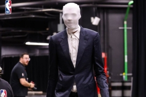 文班cos瘦長鬼影！球員萬圣節(jié)經(jīng)典裝扮 你給打幾分？