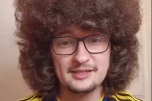 布朗談蓄發(fā)哥：不行就編個(gè)辮子吧，在英超五連勝可能比你想的更難