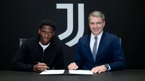 里爾老板：戴維并非典型的9號中鋒，熱格羅瓦仍需幾個月恢復狀態(tài)