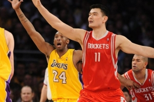 姚明最傳奇巔峰之戰(zhàn)？楊毅：09季后賽打湖人G1 受傷上演王者歸來