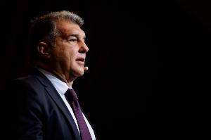 拉波爾塔：若通過(guò)致敬彌補(bǔ)會(huì)很好，猜測(cè)梅西以球員身份回歸不合適