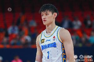 媒體人：曾凡博目標(biāo)一直是變更強(qiáng) 目前面前是NBL&NCAA&CBA三條路