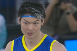 全運會男子三籃半決賽：福建14-22不敵上海 王哲林空砍10分4板