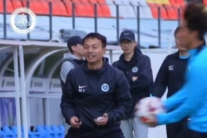 主場相見，聯(lián)賽收官?? 深圳新鵬城在肇慶新區(qū)體育中心完成官訓