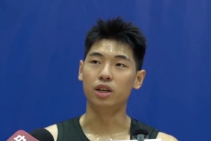 是否會(huì)害怕杜鋒？崔永熙：一開(kāi)始害怕正常 杜導(dǎo)&郭導(dǎo)都很嚴(yán)肅認(rèn)真