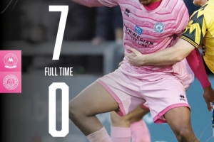 真退錢了！球迷遠(yuǎn)征900公里目睹球隊(duì)0-7慘敗，球員自掏腰包補(bǔ)償