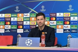 皇馬記者稱贊阿隆索：面對媒體保護(hù)球員舉止優(yōu)雅，始終以球隊(duì)為重