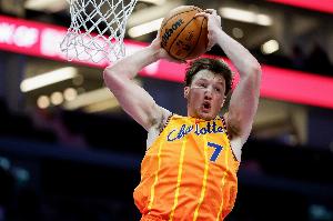 雷吉·米勒：克尼佩爾現(xiàn)在的三分表現(xiàn) 再過(guò)15年庫(kù)里會(huì)不會(huì)緊張