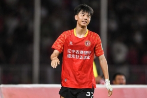 好消息！苗原：鐵人18歲高中鋒張家鳴獲得伯恩利U21隊(duì)試訓(xùn)邀請(qǐng)