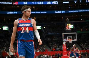 首節(jié)16分奠定基調(diào)！基斯珀特全場11中6得19分3板3斷