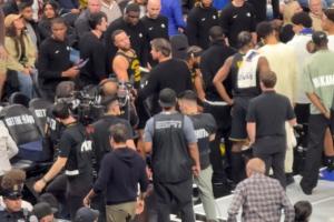 隊(duì)記：庫里最后一直一瘸一拐 醫(yī)療主管勸了好久終于讓他離場！