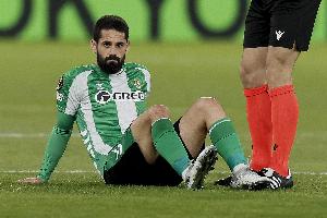 有內鬼??伊斯科被隊友阿姆拉巴特踢傷縫了7針，所幸沒傷到骨頭